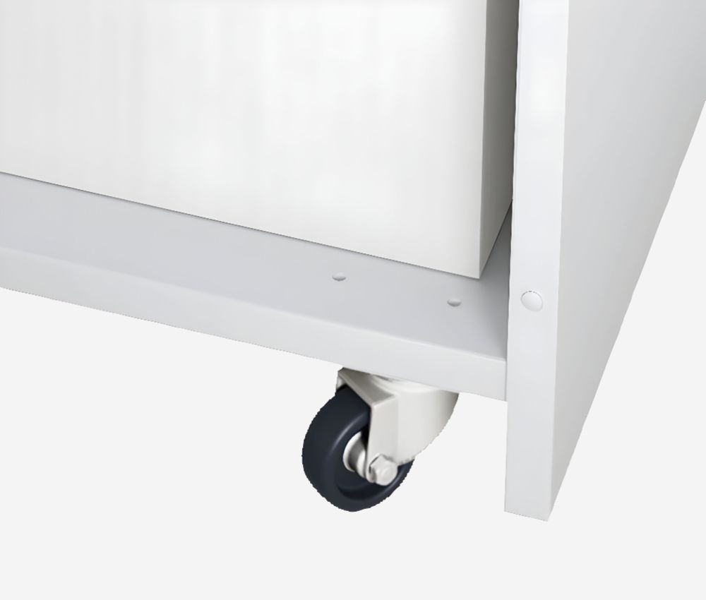 Le destructeur coupe droite P2 P44i Securio 3,9 mm HSM est est doté d'un meuble en bois robuste avec roulettes