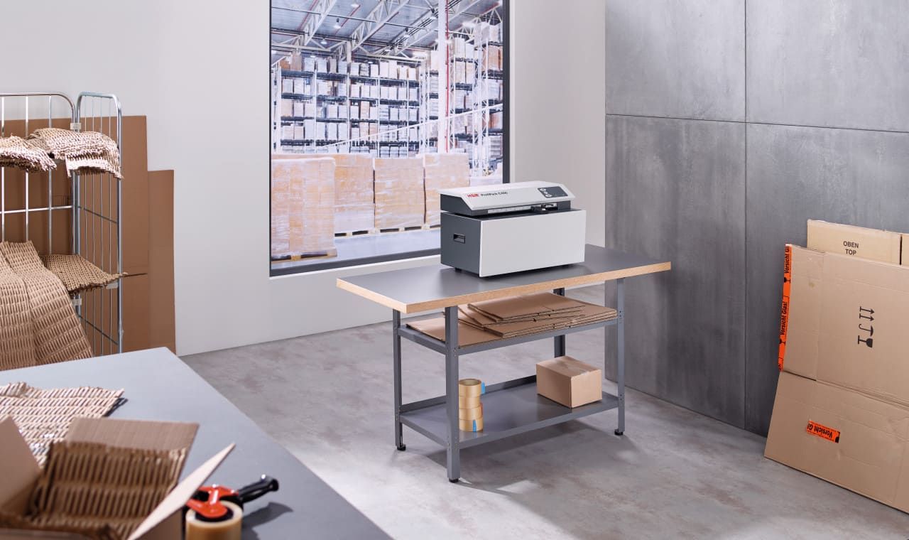 Utilisation d’un matelasseur de cartons sur un poste d’emballage pour produire du calage recyclé en continu