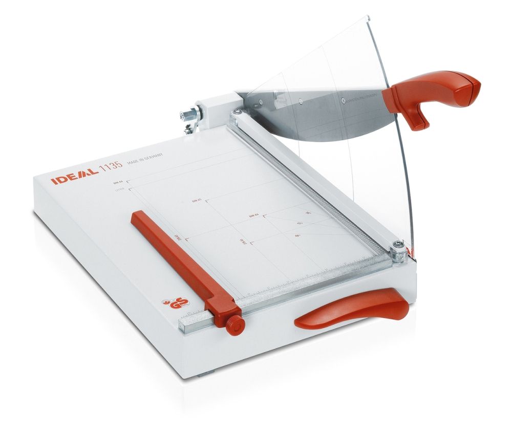 Cisaille IDEAL 1135 - Polyvalence pour des formats standards.