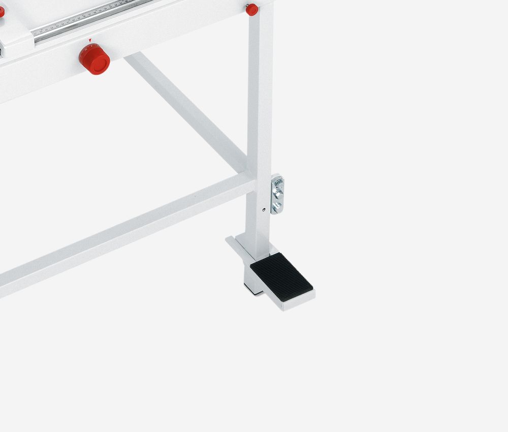 Pression manuelle par pédale de la cisaille matériaux spécifiques A1 1110 avec lame carton IDEAL
