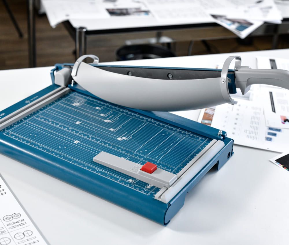 Dispositif en &eacute;querre de la cisaille papier A4 561 DAHLE