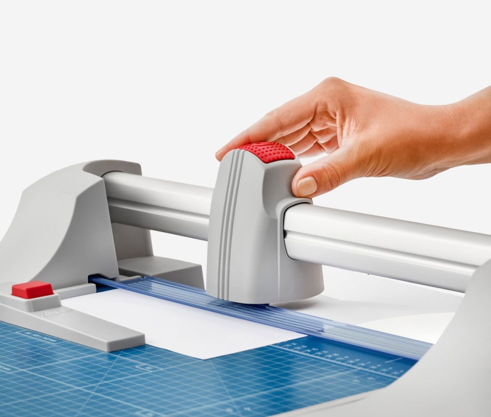 Guidage pr&eacute;cis de la coupeuse de plans grand format A1 DAHLE 446